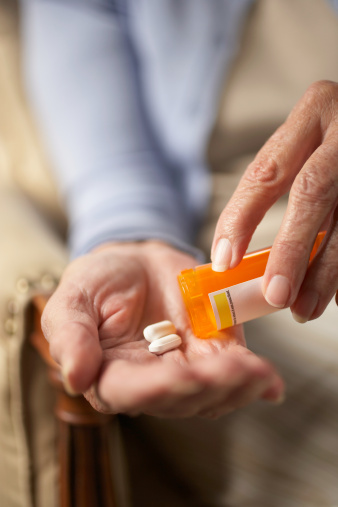 Politerapia in anziani: meno rischi eliminando farmaci non necessari