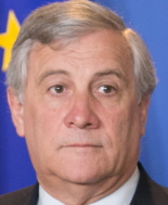 Case della salute, Tajani: non sono la soluzione. Serve sinergia medico, infermiere e farmacista