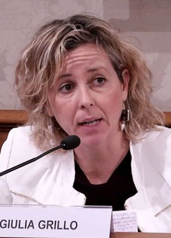 Vaccini, Grillo detta la linea del Governo: obbligo per morbillo non per esavalente