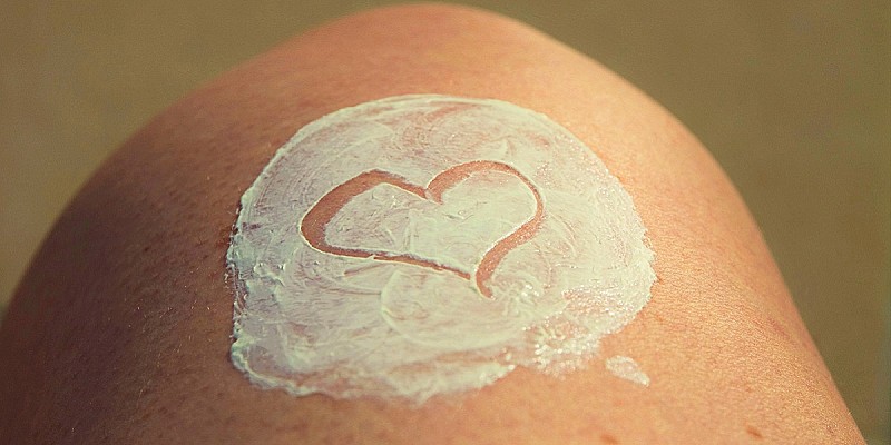 hand-heart-finger-care-ear-arm-604283-pxhere.com