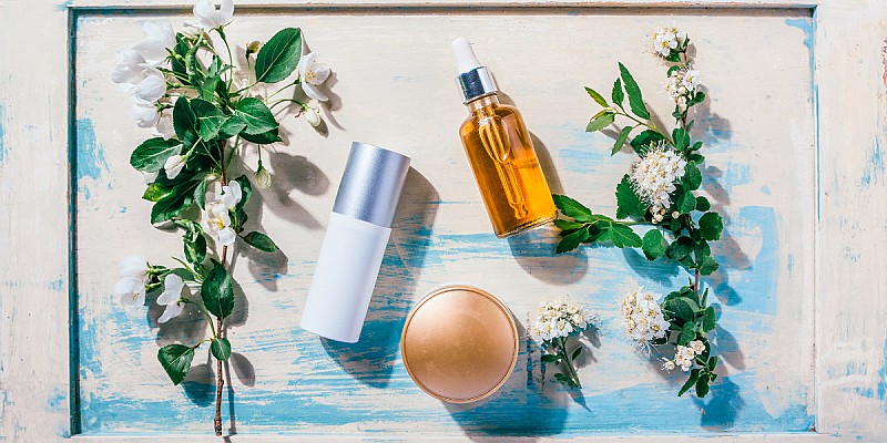 1511 Art3 mercato cosmetico