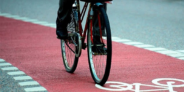 Piste-ciclabili-sono-obbligatorie-per-le-biciclette