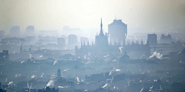 smog-milano-lapresse