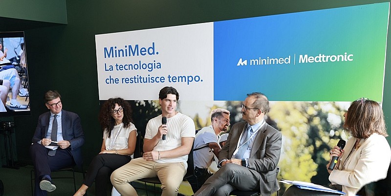Foto conferenza 1